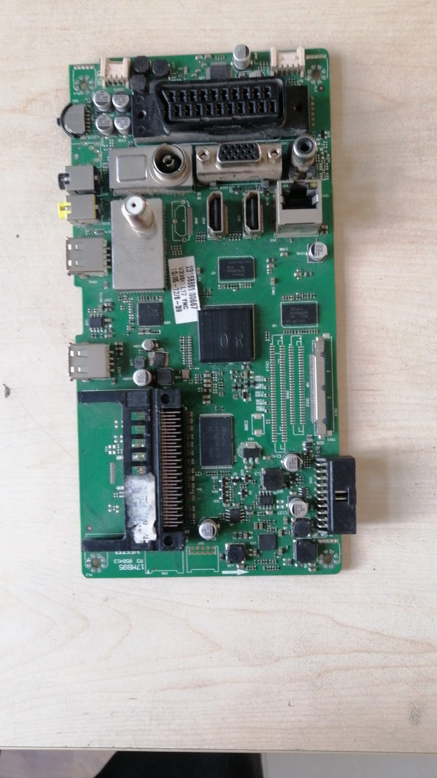 17MB95-2.1 VESTEL ANAKART Ürünlerimiz 2. el olup ustalarımız tarafından kontrol edildikten sonra satılmaktadır geri iade yoktur