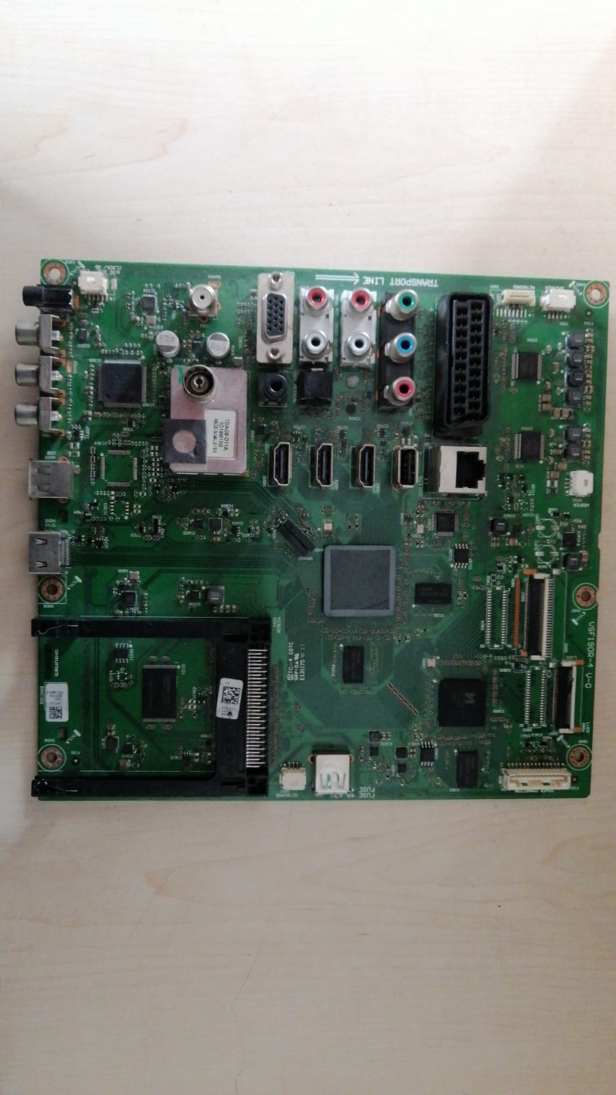 VSF190R-4 V-0 ARÇELİK ANAKART Ürünlerimiz 2. el olup ustalarımız tarafından kontrol edildikten sonra satılmaktadır geri iade yoktur
